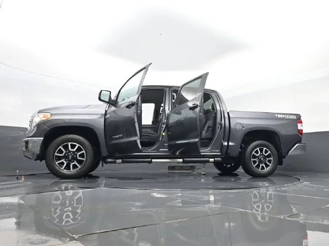 Used 2017 Magnetic Gray Metallic Toyota SR5 image 32