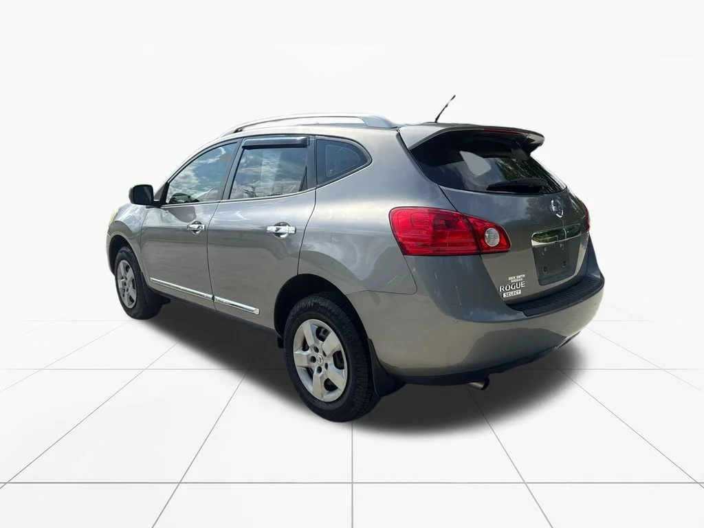 Used 2014 Platinum Graphite Nissan S image 6