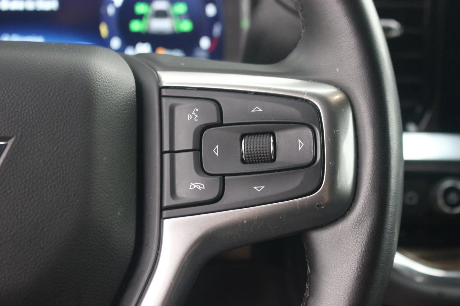 Used 2025 Riptide Blue Metallic Chevrolet LT image 20