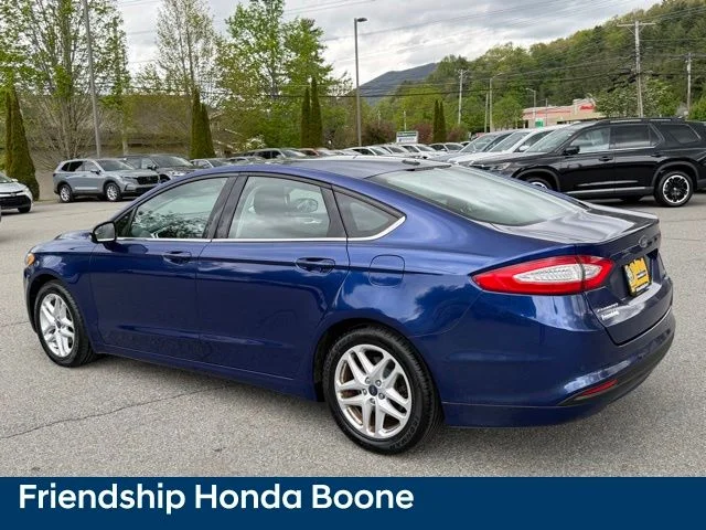 Used 2016 Blue Ford SE image 6