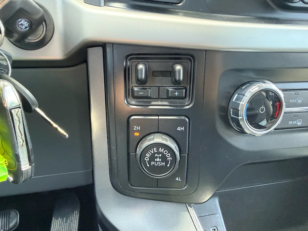 Used 2022 Oxford White Ford XLT image 20