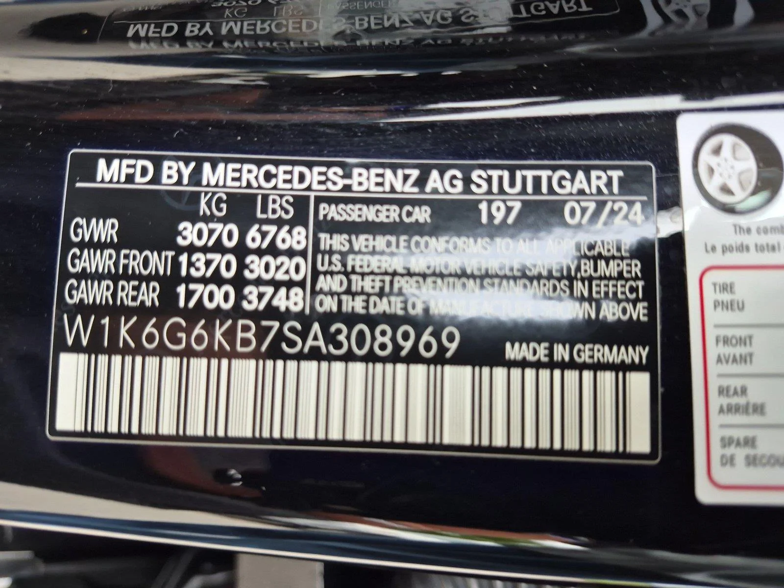Used 2025 Obsidian Black Metallic Mercedes-Benz S 580e image 40