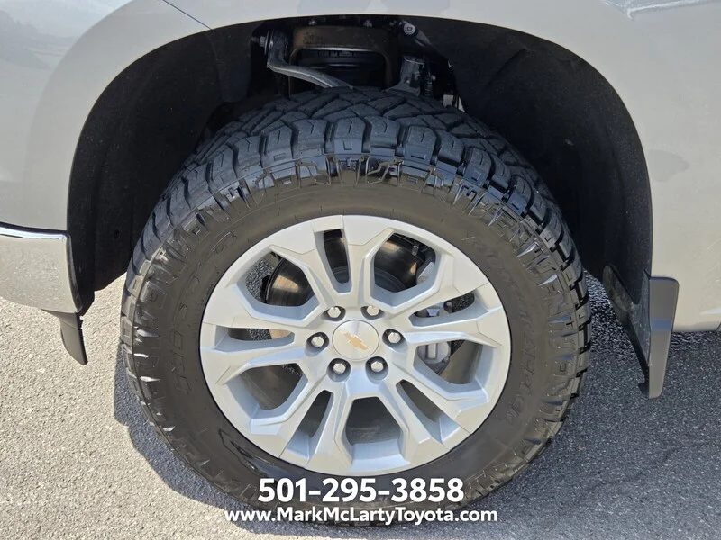 Used 2026 CYPRESS GRAY CHEVROLET 4WD CREW CAB 147" LTZ image 16