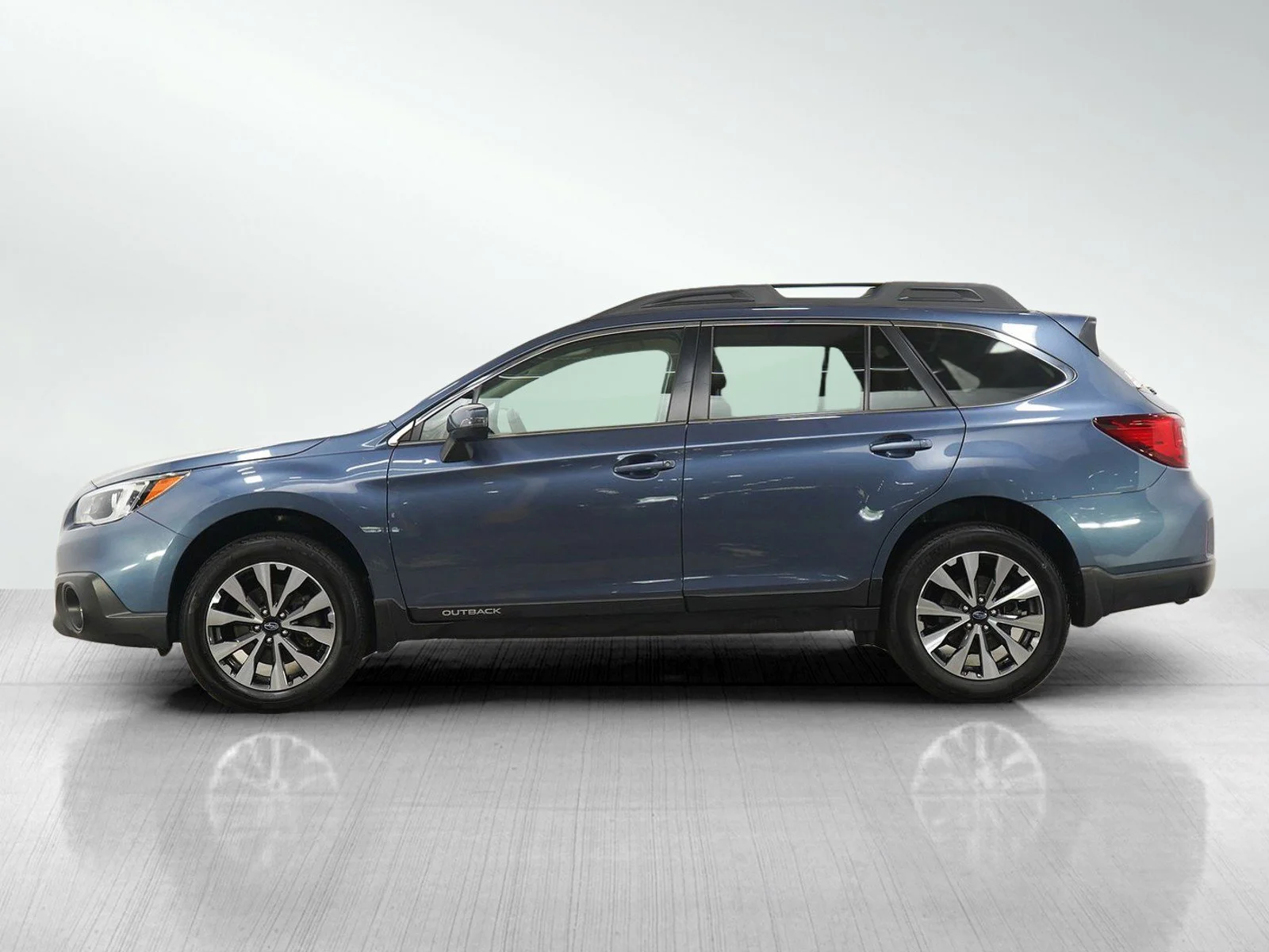 Used 2017 Subaru Outback Limited with VIN 4S4BSAKC6H3317285 for sale in Burnsville, Minnesota