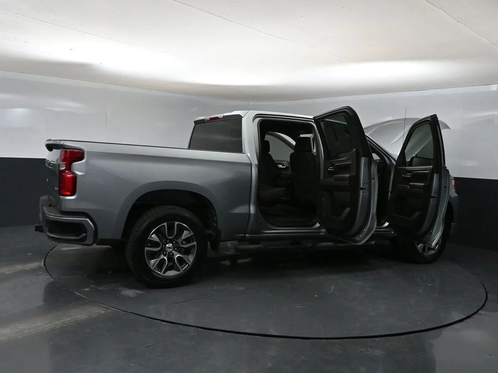 Used 2024 Gray Chevrolet RST image 40