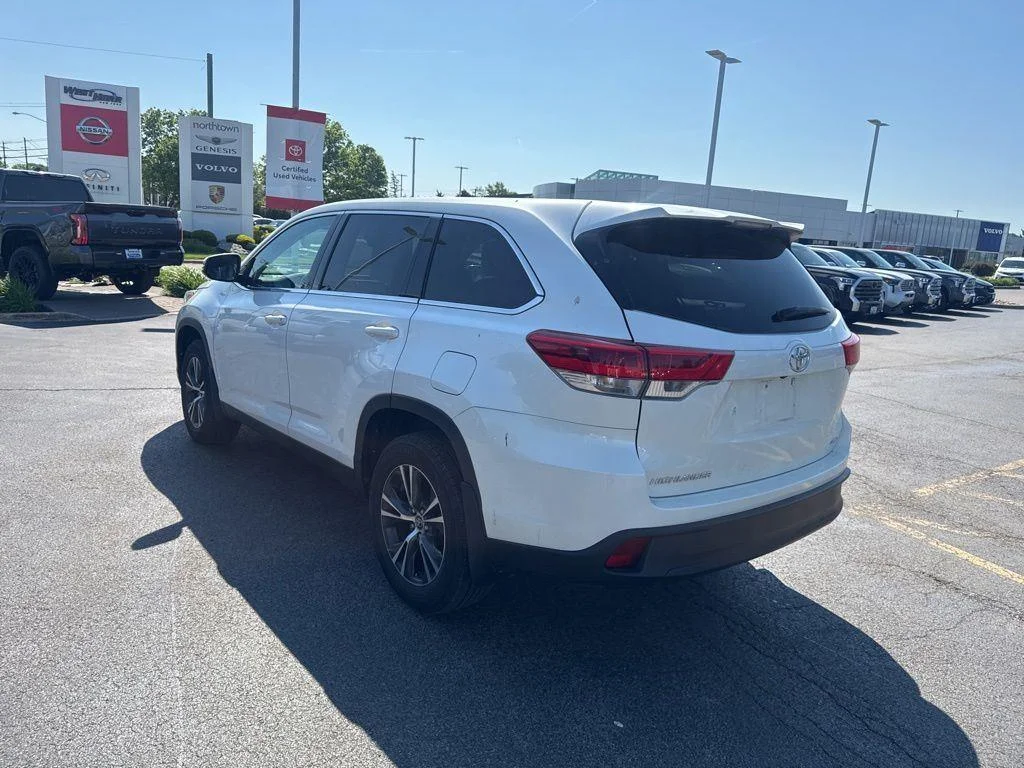 Used 2019 Blizzard Pearl Toyota LE image 6