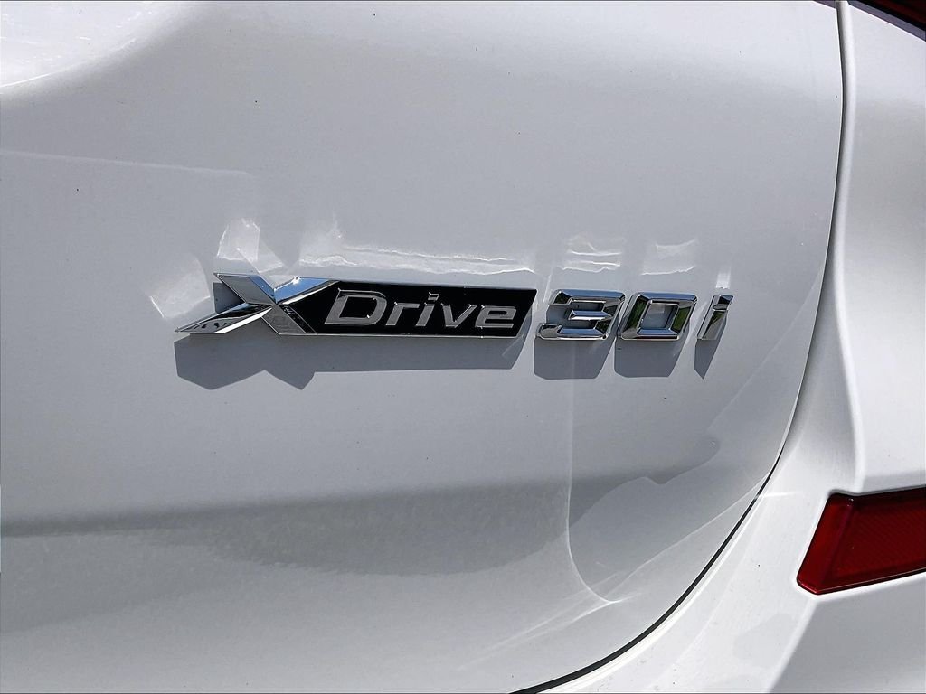 Used 2020 Alpine White BMW xDrive30i image 27