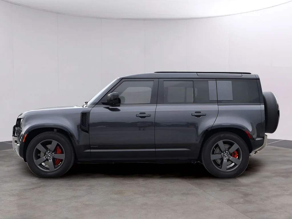 Used 2025 Carpathian Gray Premium Metallic Land Rover X image 4