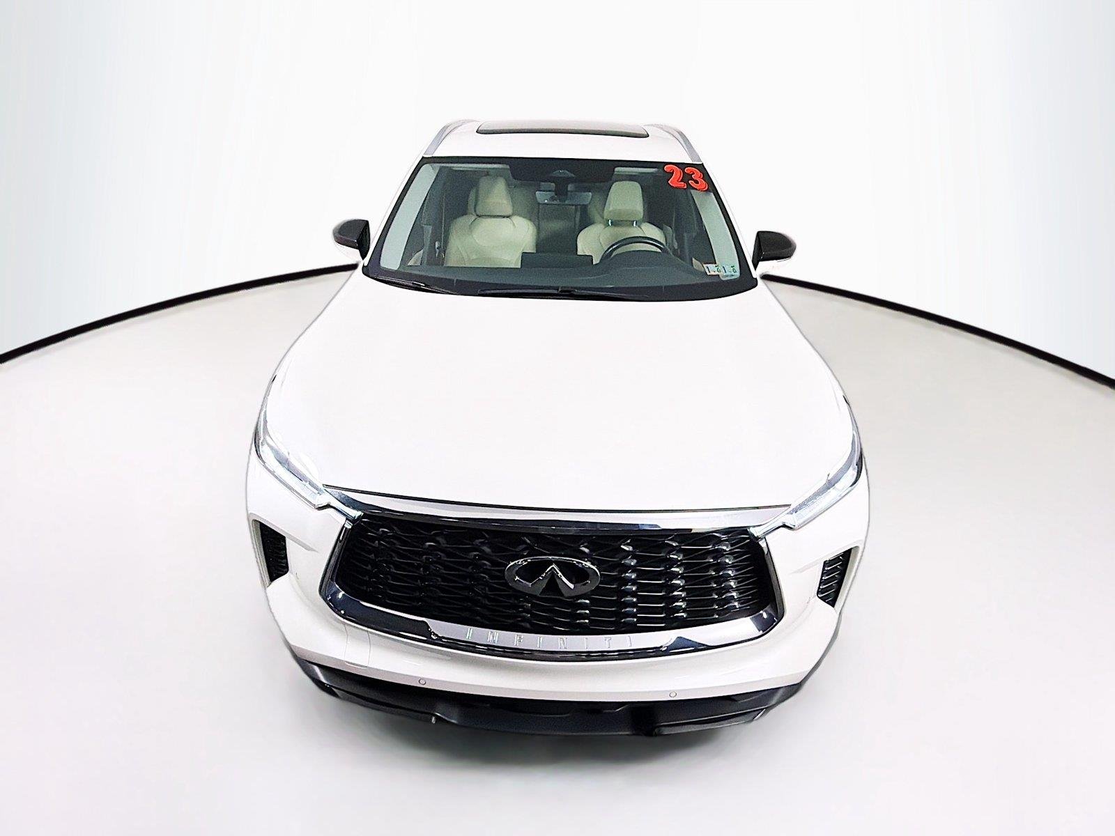 Used 2023 Majestic White INFINITI LUXE image 13