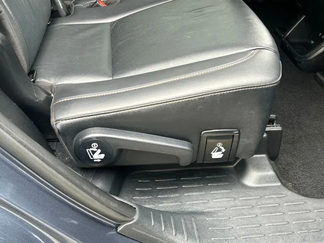 Used 2019 Blue Toyota XLE image 31