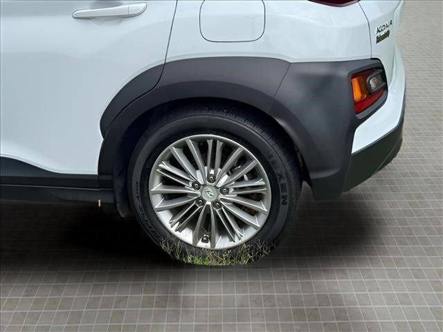Used 2020 White Hyundai SEL image 9