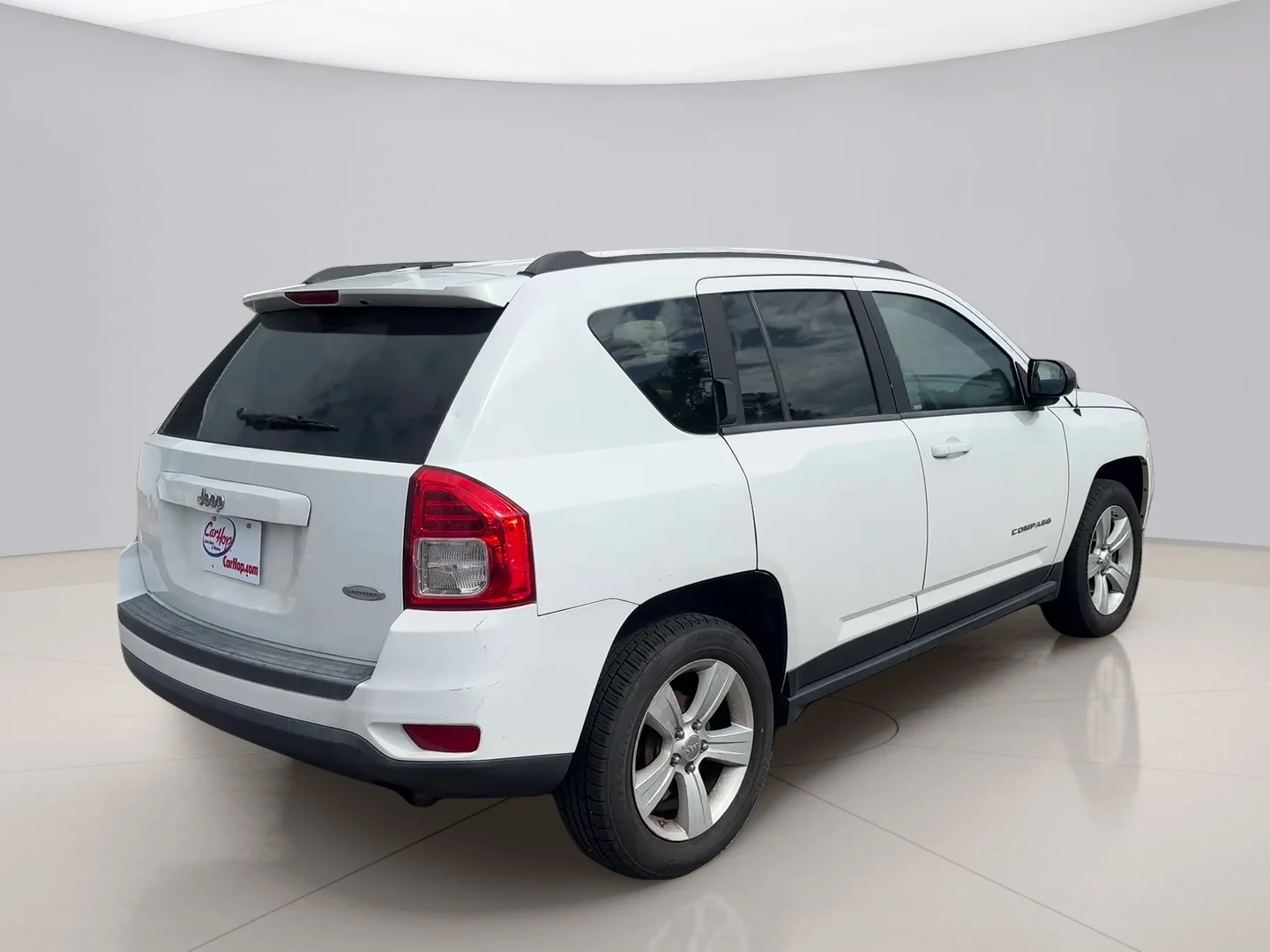 Used 2012 White Jeep LATITUDE image 5
