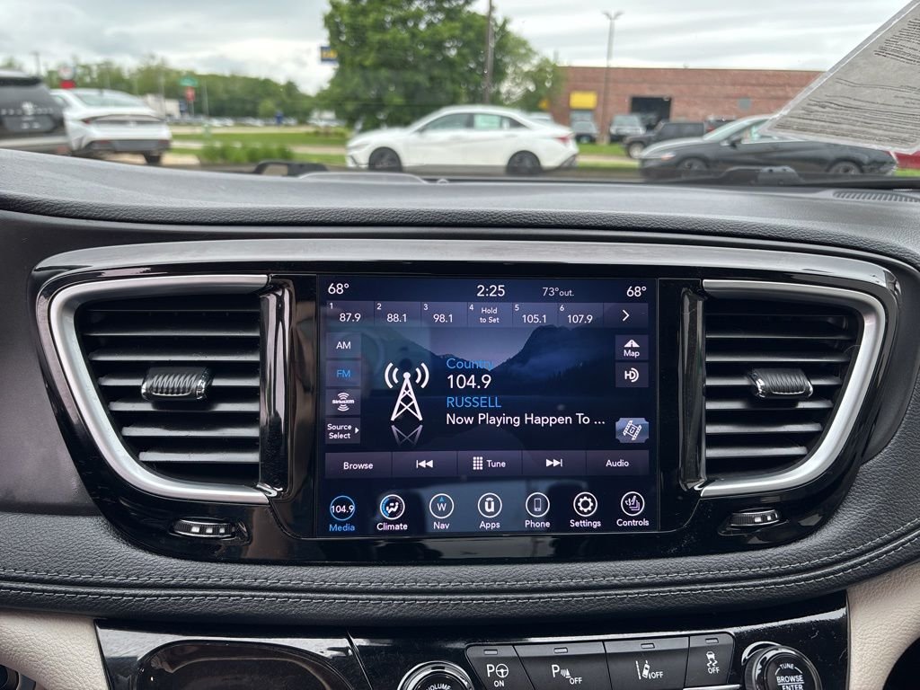 2020 Chrysler Pacifica Hybrid Limited - Photo 25