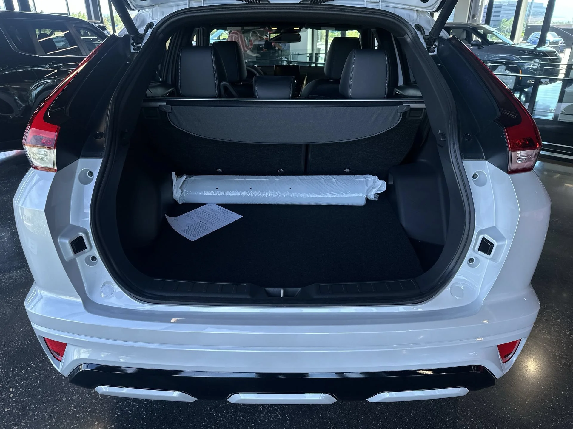 New 2026 White Diamond Mitsubishi SEL image 23
