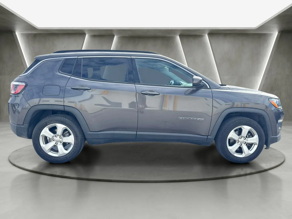 Used 2020 Gray Jeep Latitude image 6