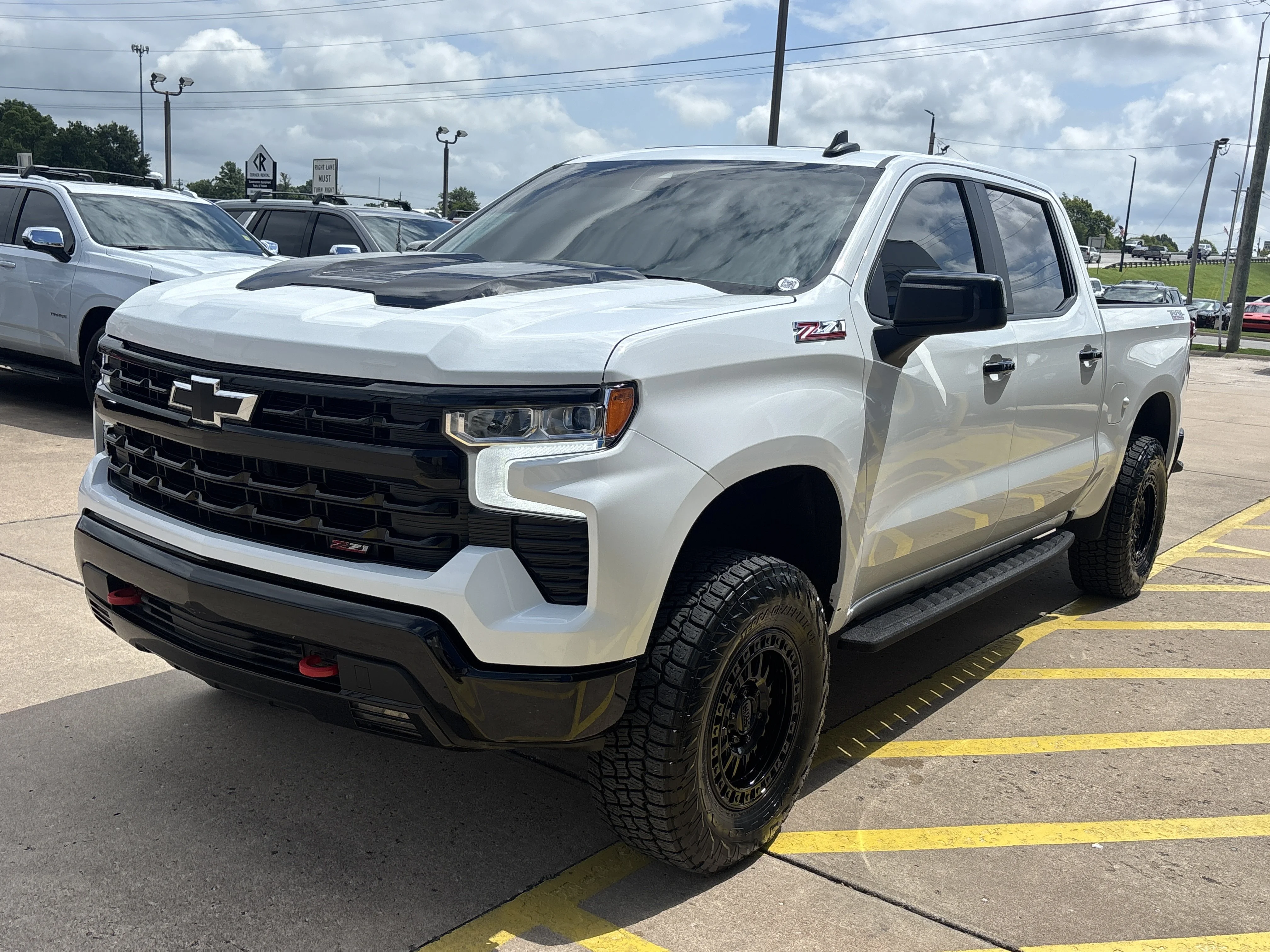 Used 2025 Summit White Chevrolet LT Trail Boss image 9