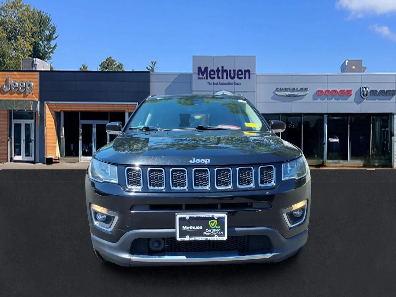 Used 2021 Diamond Black Crystal Pearlcoat Jeep Limited image 2