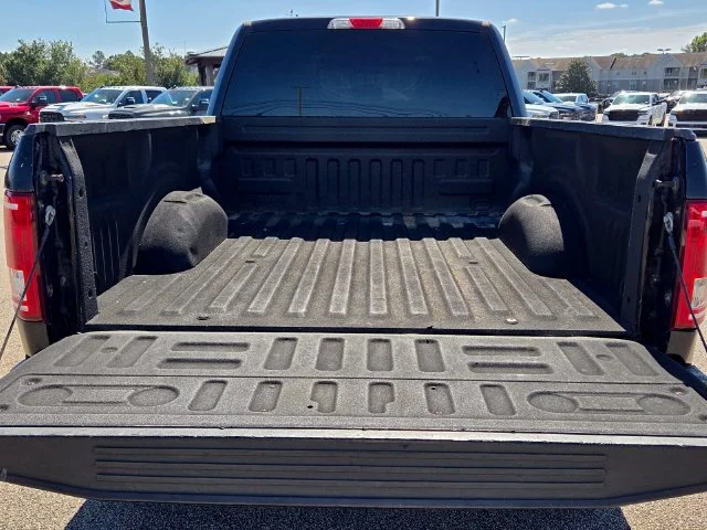 Used 2016 Black Ford XLT image 12