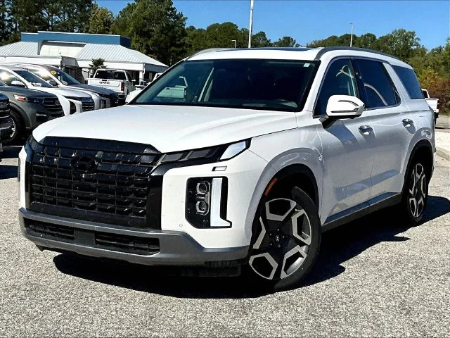 Used 2024 White Hyundai Limited image 3