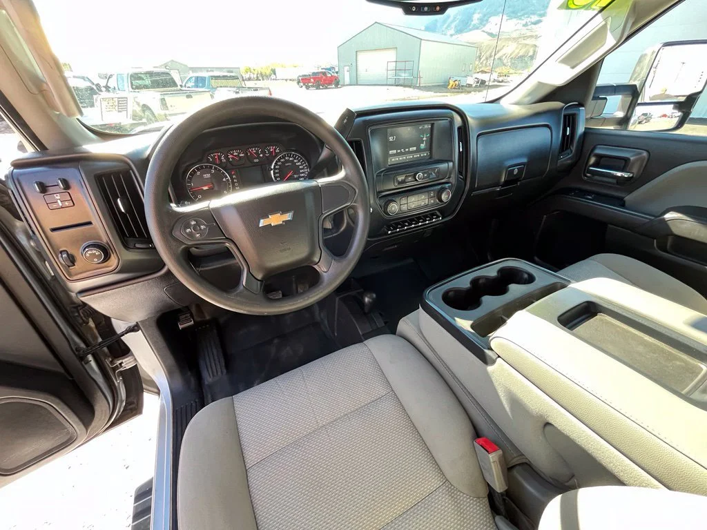 Used 2016 SILVER ICE METALLIC Chevrolet Work Truck image 10