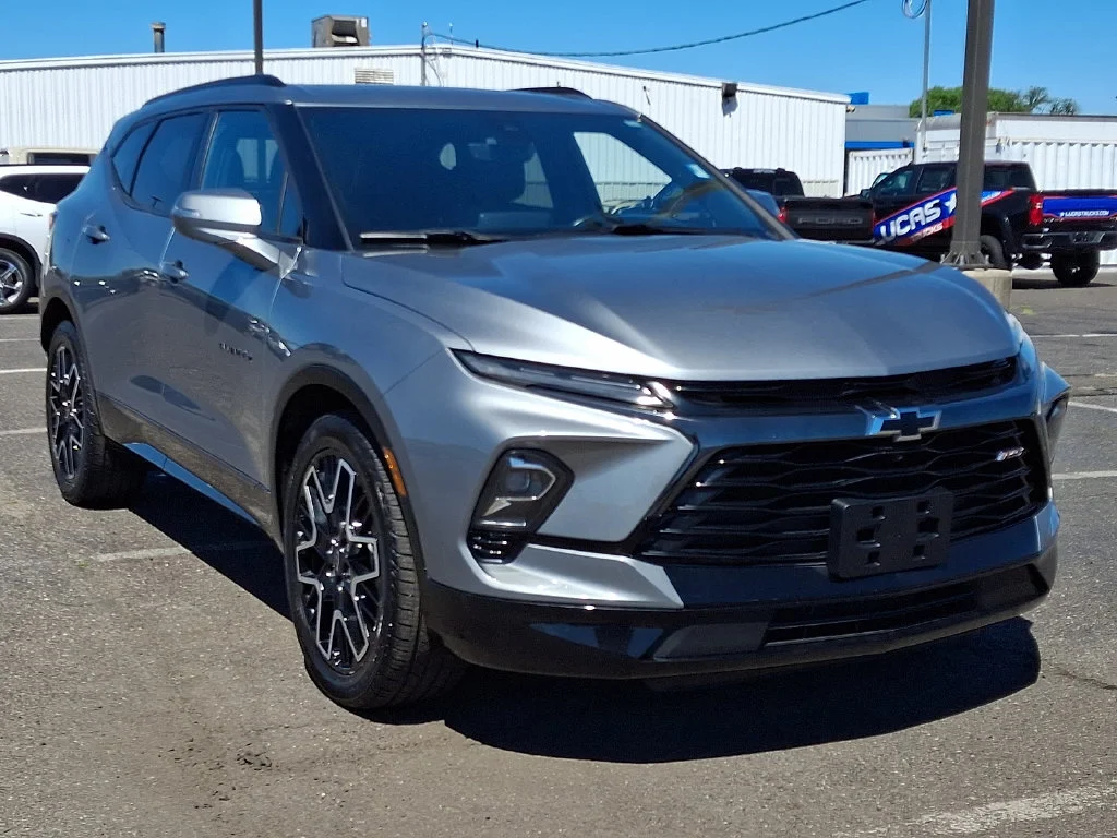 Used 2023 Sterling Gray Metallic Chevrolet RS image 2