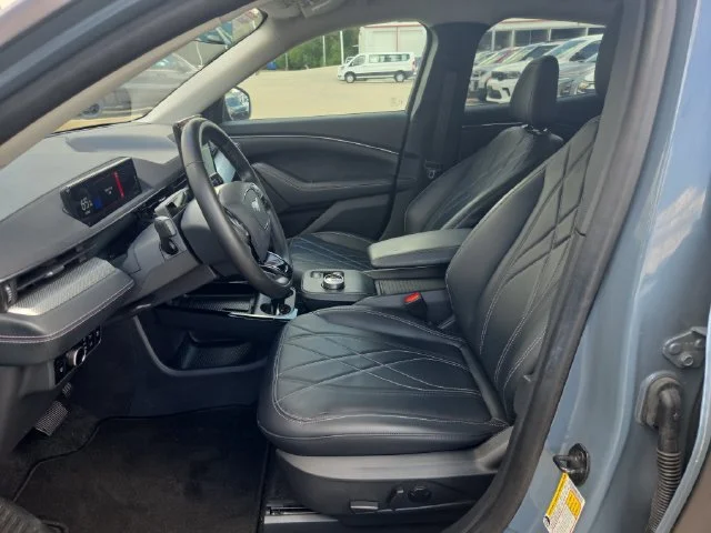 Used 2023 Blue Ford California Route 1 image 9