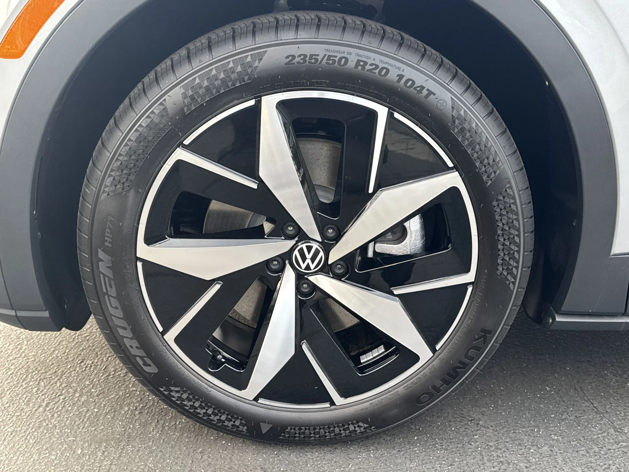 New 2026 Silver Mist Metallic Volkswagen Pro S image 11