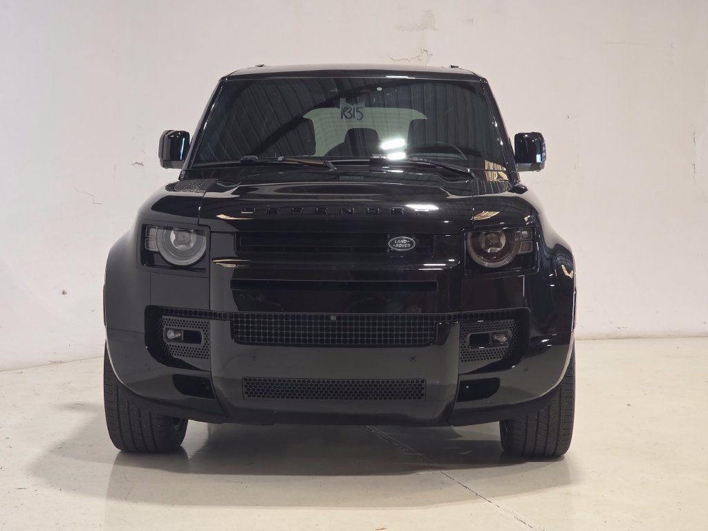 Used 2024 Santorini Black Metallic Land Rover X-Dynamic SE image 2