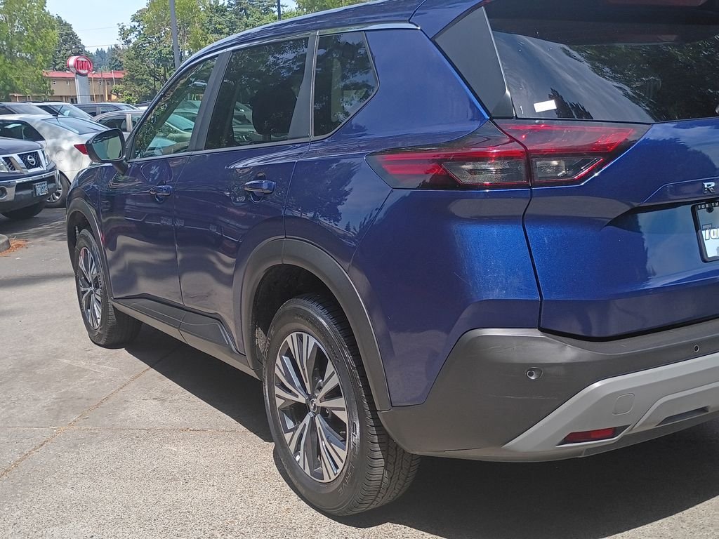 Used 2023 Caspian Blue Metallic Nissan SV image 5