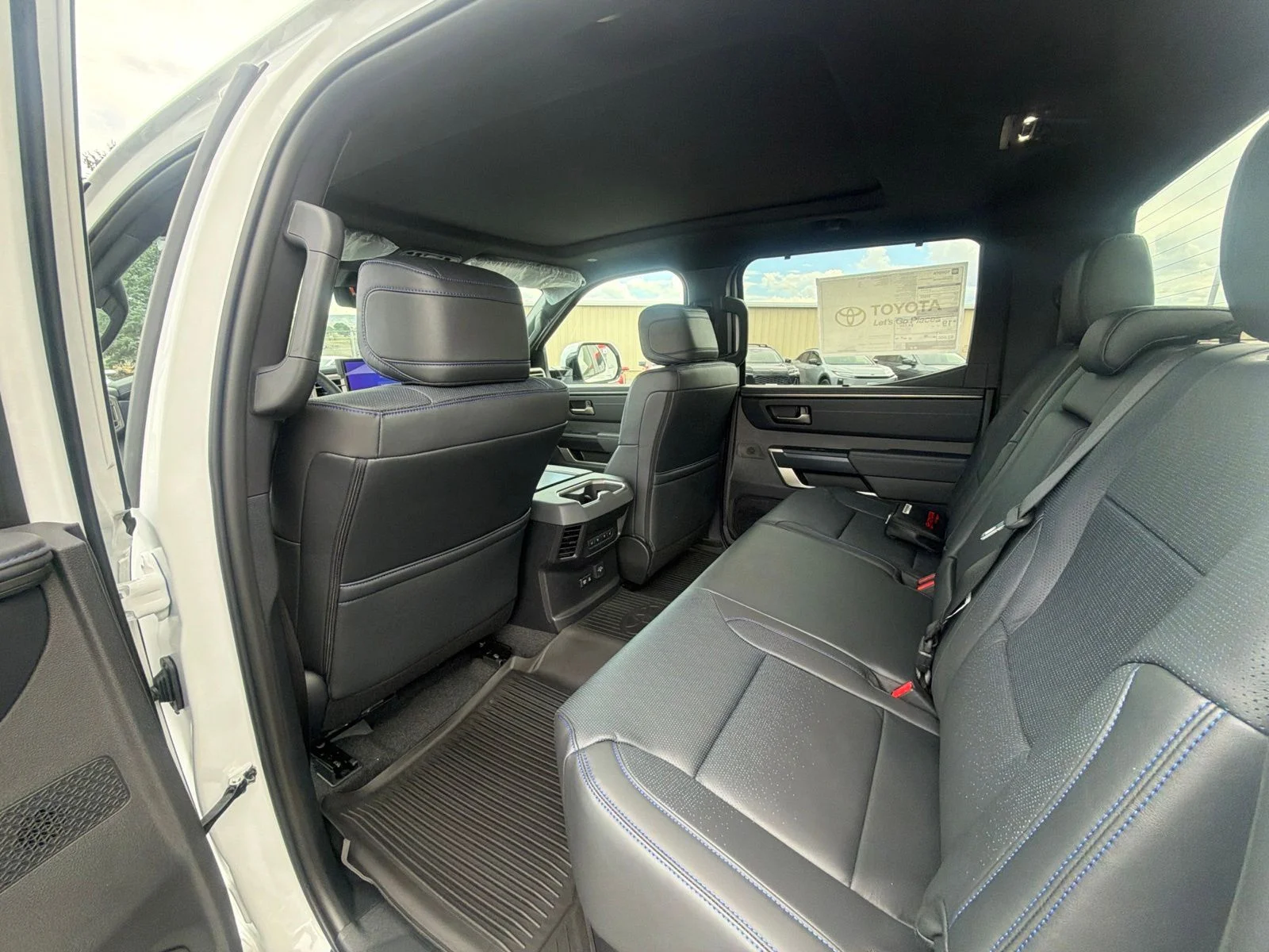 New 2026 Wind Chill Pearl Toyota Platinum image 24