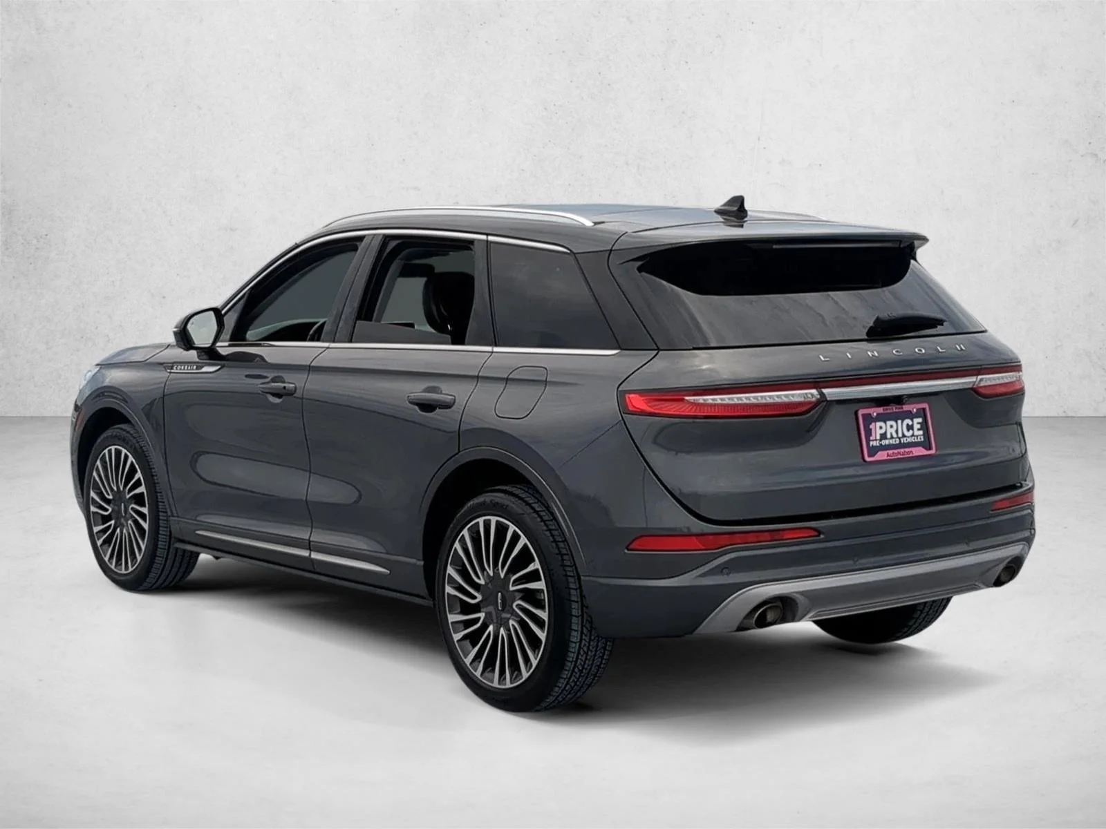 Used 2020 Magnetic Gray Lincoln Reserve image 8