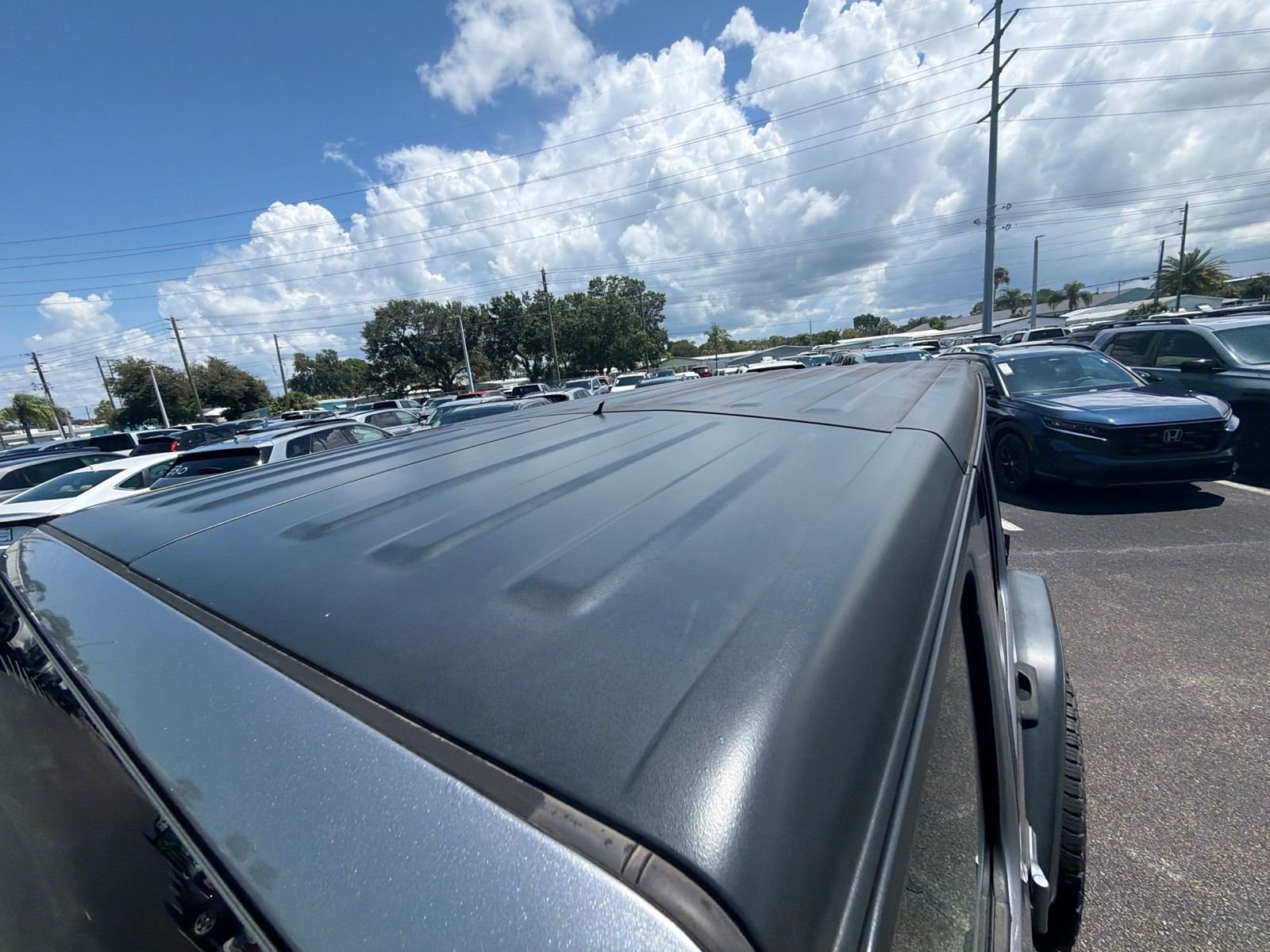 Used 2018 Silver Jeep Unlimited Rubicon image 17