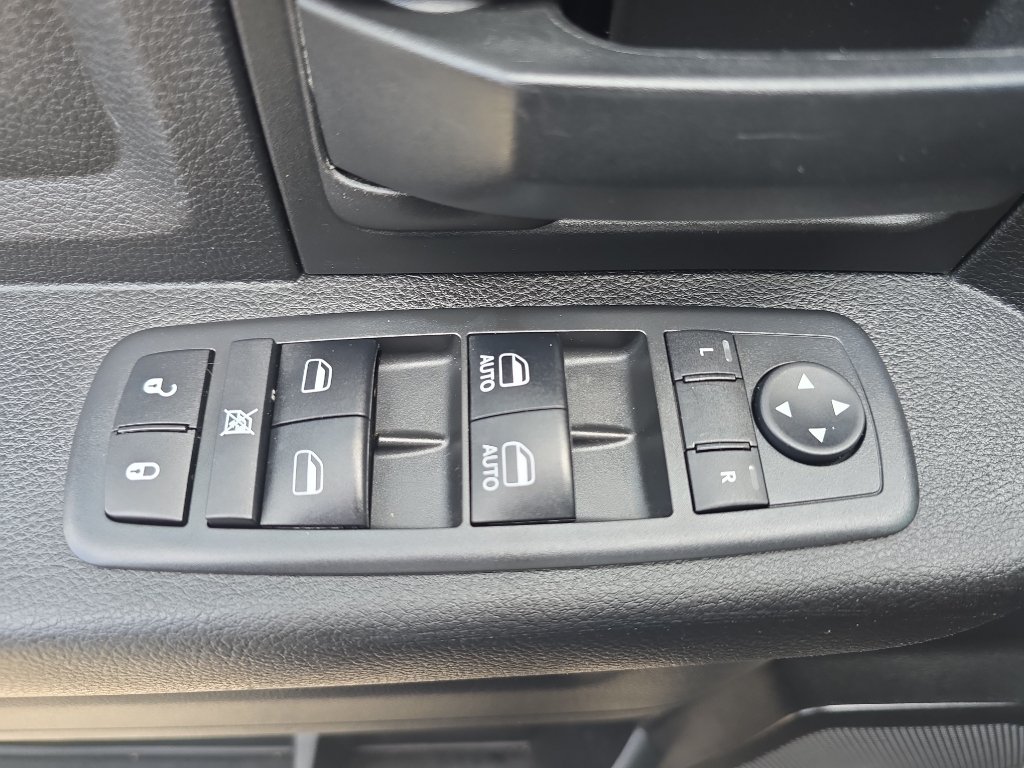 Used 2018 Grey Ram Tradesman image 12