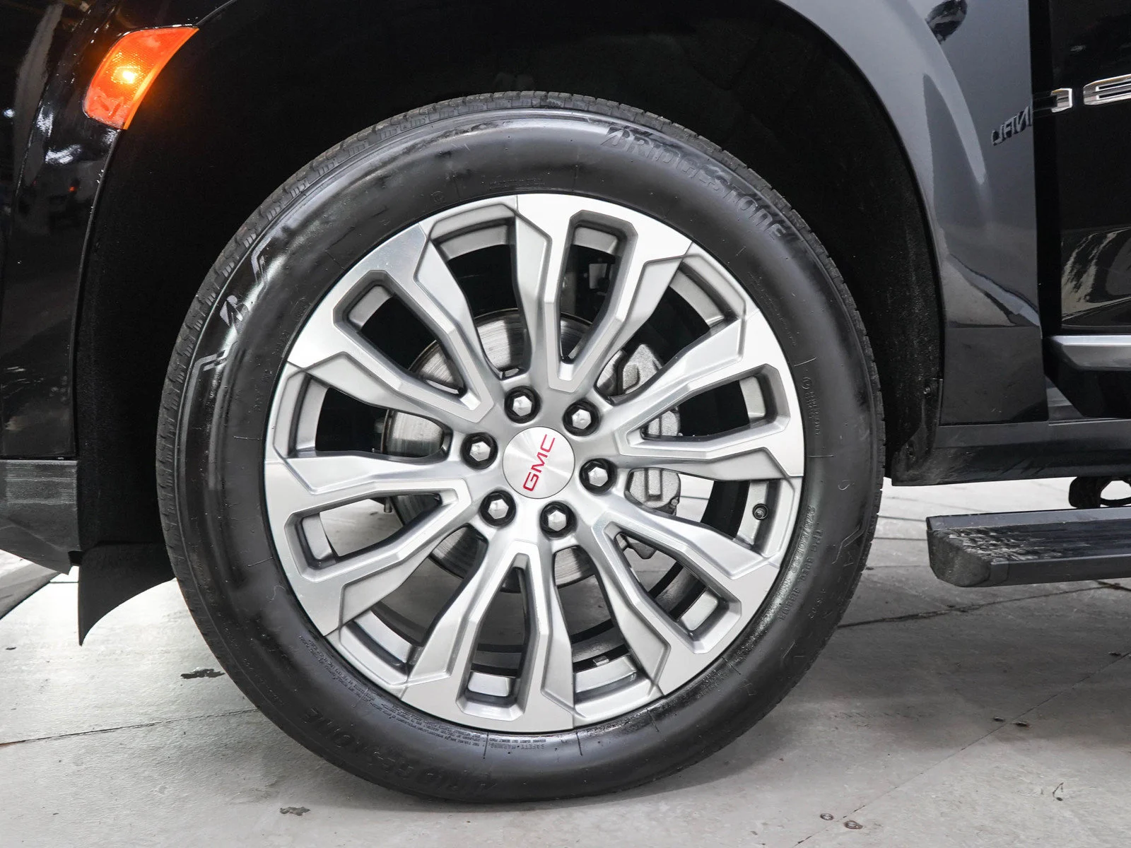 Used 2021 ONYX BLACK GMC Denali image 32