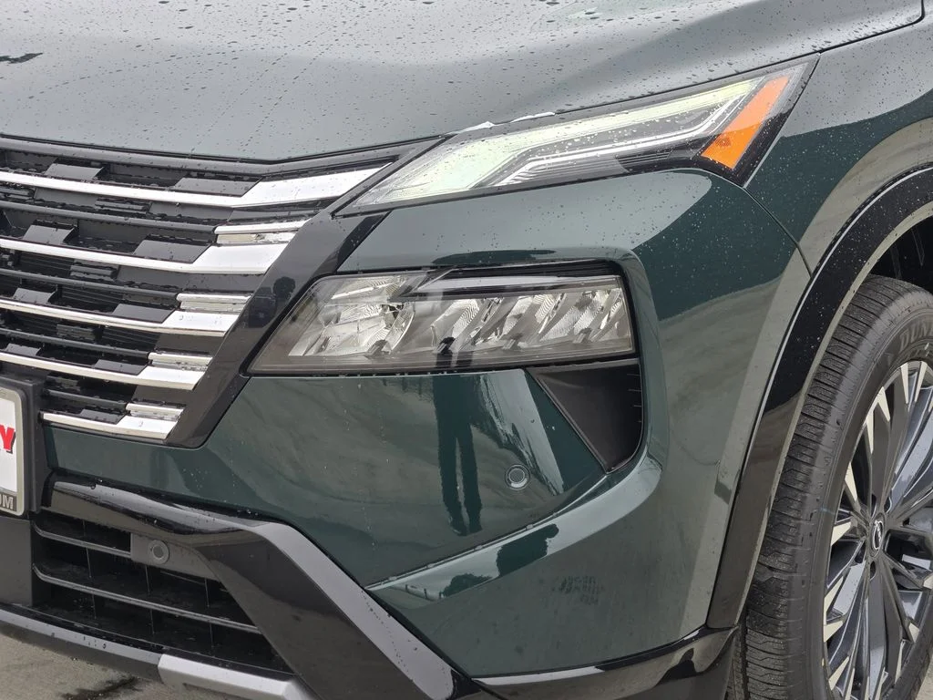New 2026 Obsidian Green Pearl Nissan Platinum image 7