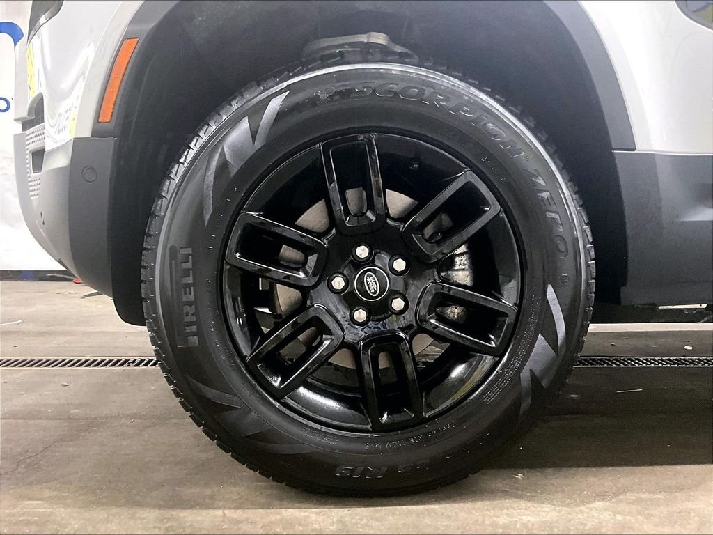 Used 2025 Black Land Rover S image 7