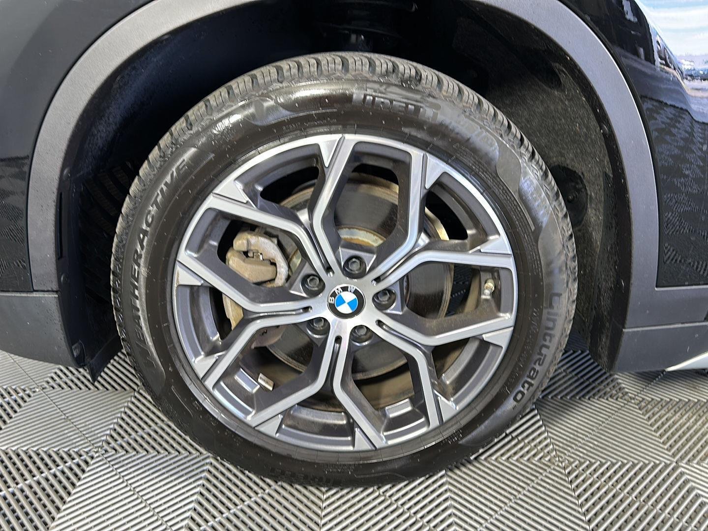Used 2021 Jet Black BMW xDrive28i image 6