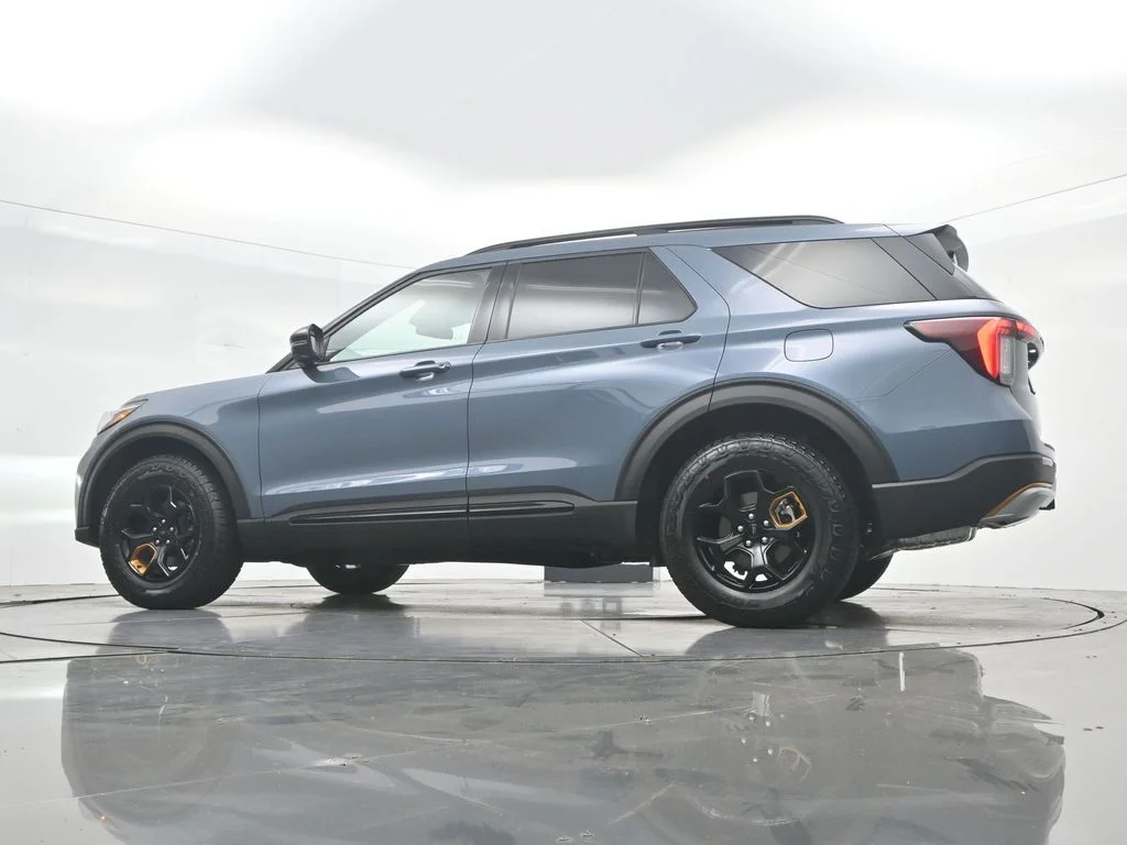 New 2026 Vapor Blue Metallic Ford Tremor® image 49