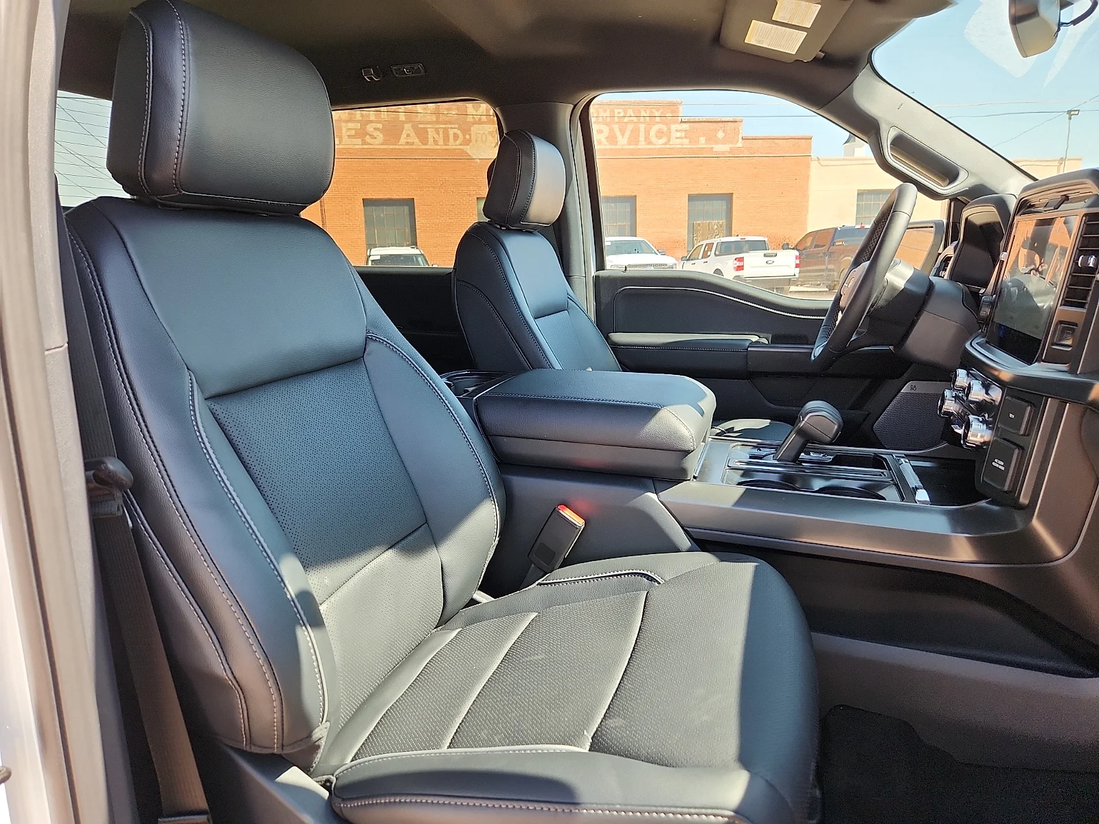 New 2026 Oxford White Ford Lariat image 20