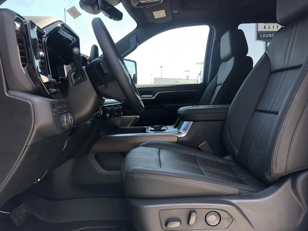 New 2026 Black Chevrolet 4wd Crew Cab 159 image 10