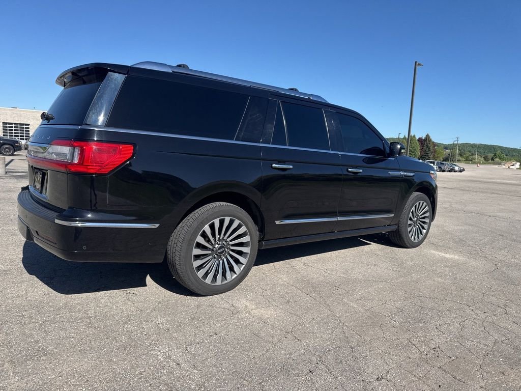 Used 2019 Black Metallic Lincoln Reserve image 4