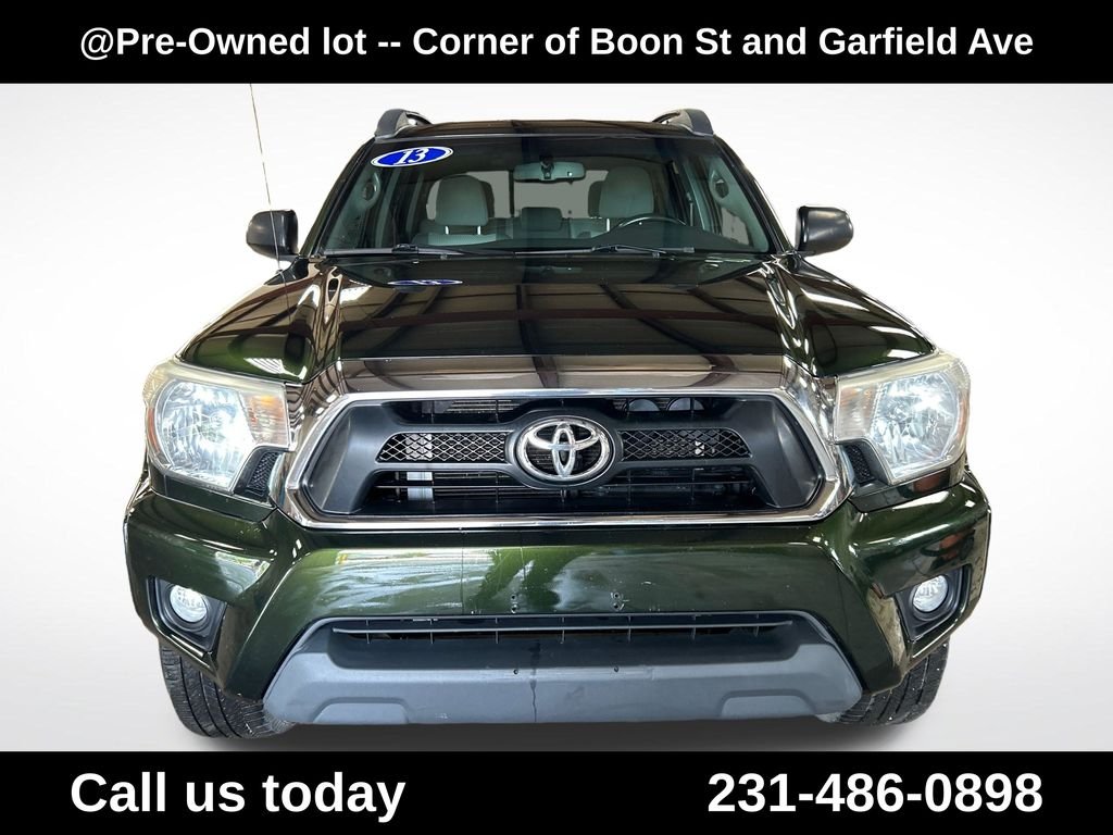 Used 2013 Green Toyota Base image 8