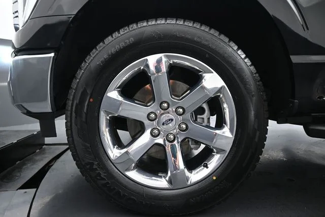 Used 2023 Black Ford XLT image 30