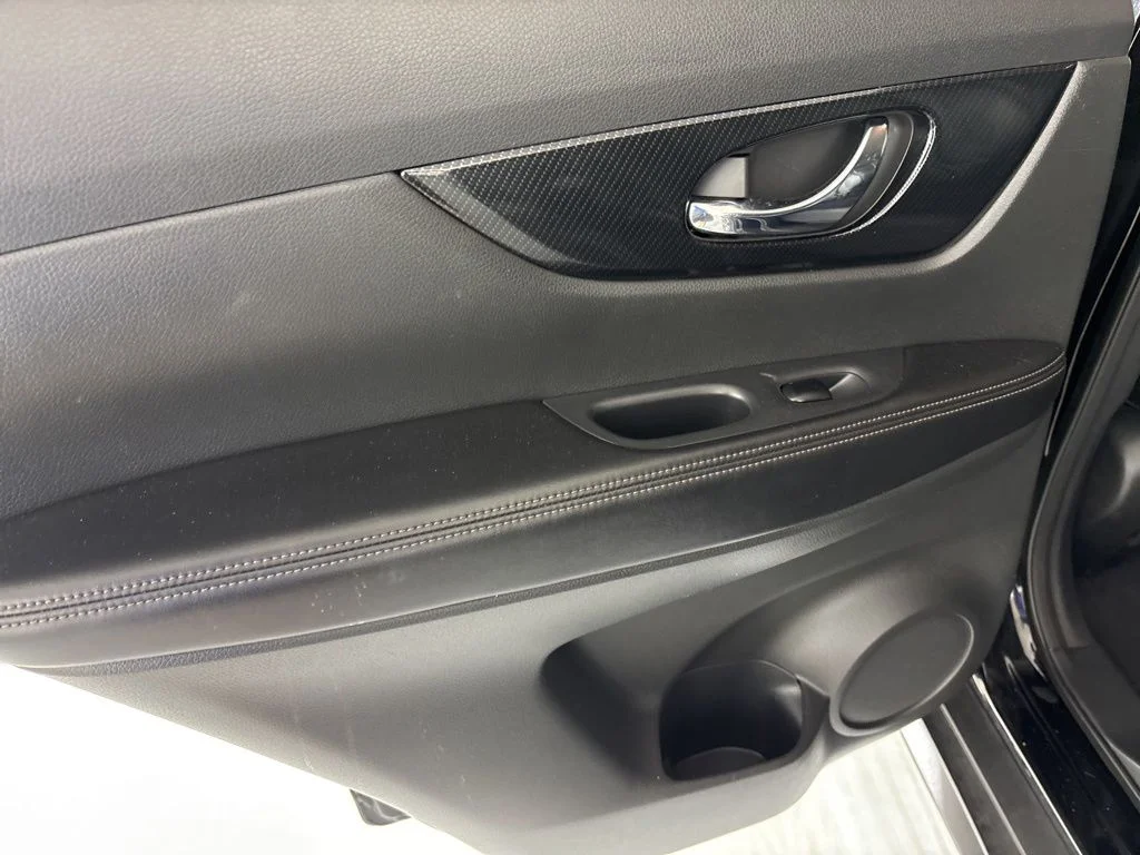 Used 2019 Magnetic Black Pearl Nissan SL image 23