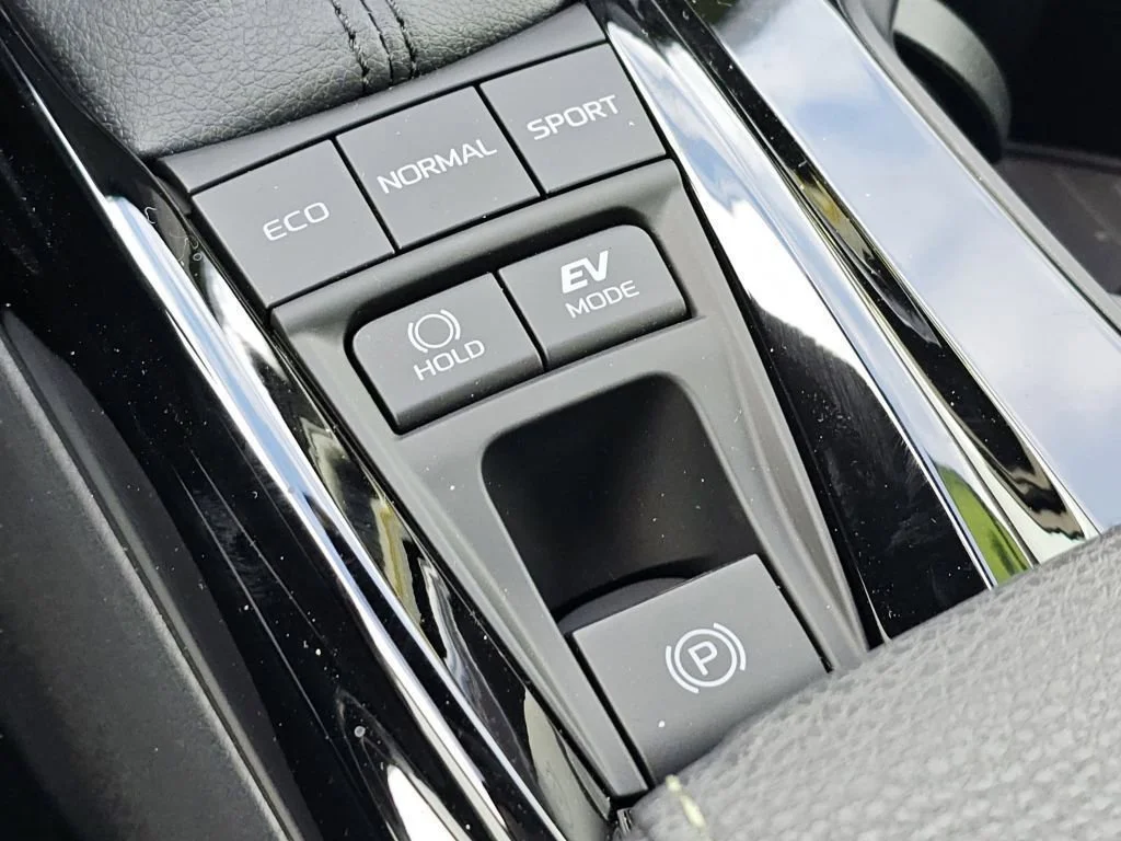 2025 Toyota Camry XLE - Photo 18