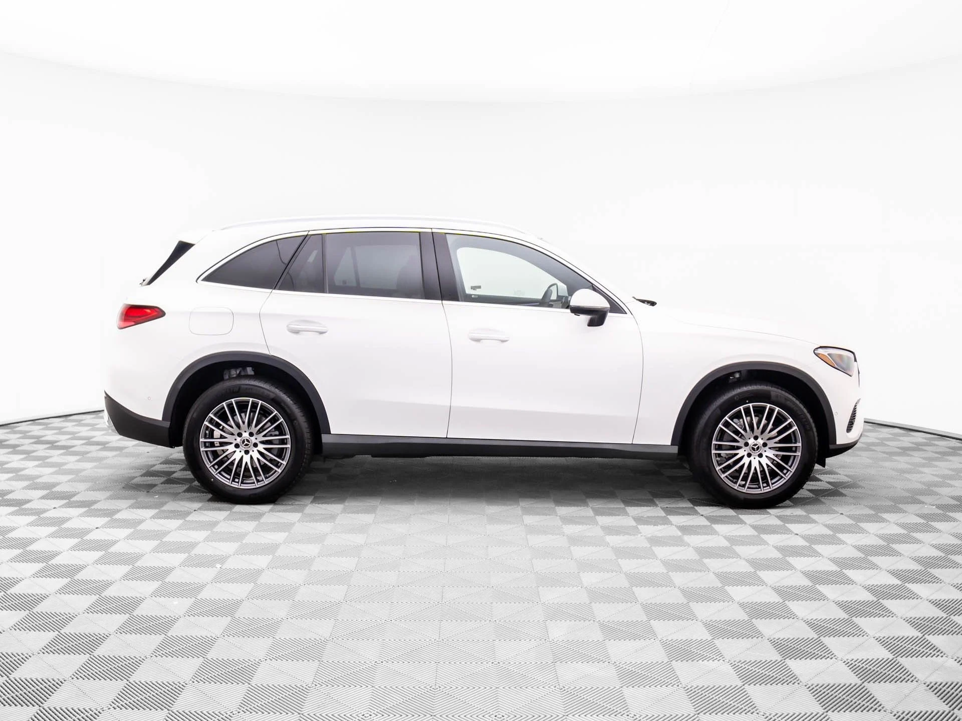 New 2026 White Mercedes-Benz GLC 300 image 6