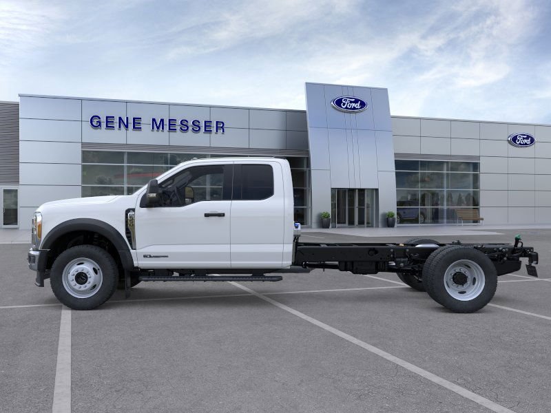 New 2026 Oxford White Ford F-550® XL image 3