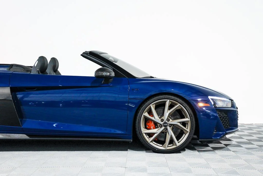 Used 2023 Blue Audi V10 performance image 4