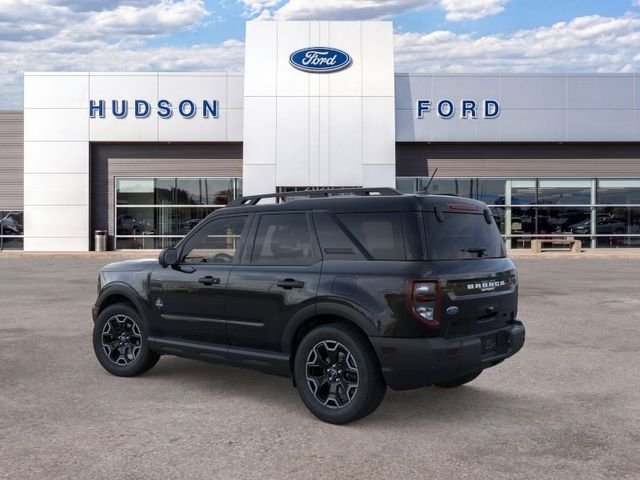 New 2026 Shadow Black Ford Outer Banks® image 4