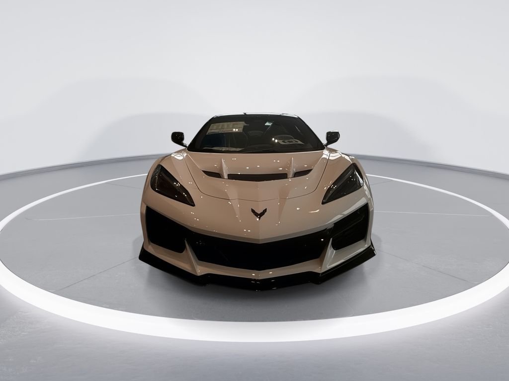 Used 2025 White Chevrolet ZR1 image 3